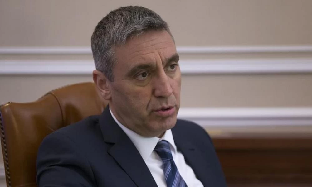Ο Τούρκος Πρέσβης αποκαλεί την εισβολή στην Κύπρο και τις παραβιάσεις στην Α. Μεσόγειο ''δημοκρατία''!